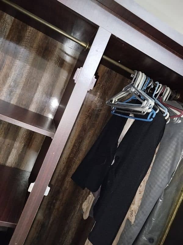 wardrobe like new 2