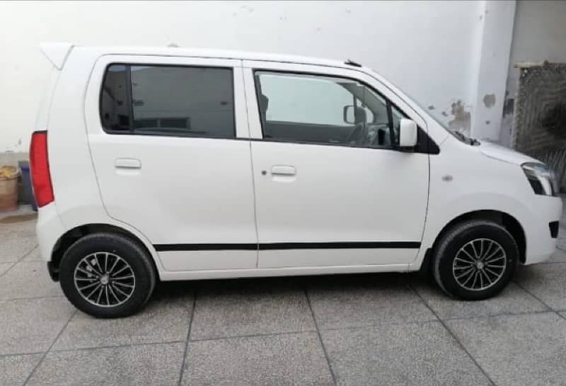 Suzuki Wagon R 2018 1