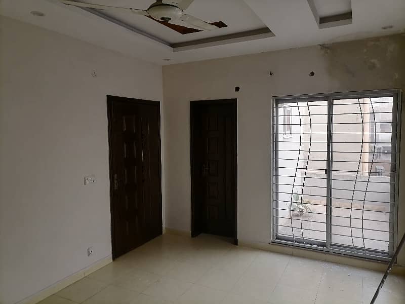 In State Life Phase 1 - Block A Extension House For rent Sized 5 Marla 19