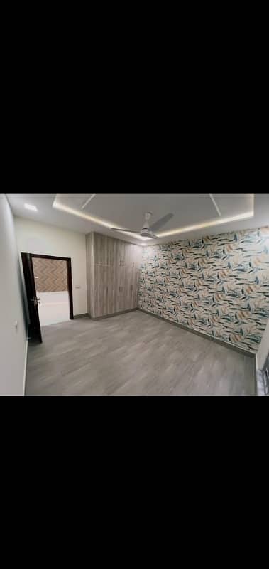 10 Marla Beautiful Upper Portion For Rent Near Park, Mosque And Market In Secter C Bahria Town Lahore 4