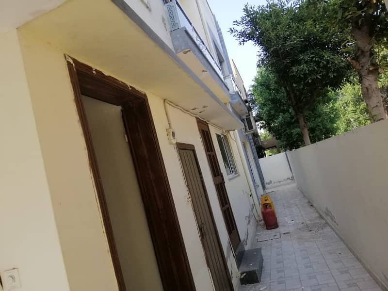 Ten Marla Beautiful House For Rent Near Imtiaz Store And Eiffel Tower In Sector E Bahria Town Lahore 5