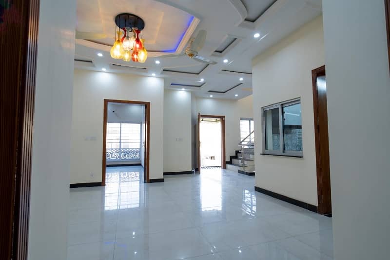 One Kanal Lavish Upper Portion For Rent In Sector B Bahria Town Lahore 1