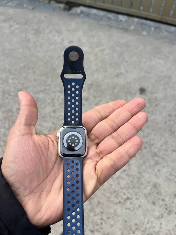 Apple watch series 7 41mm 10/9.5 condition nike edition 80% bH 7