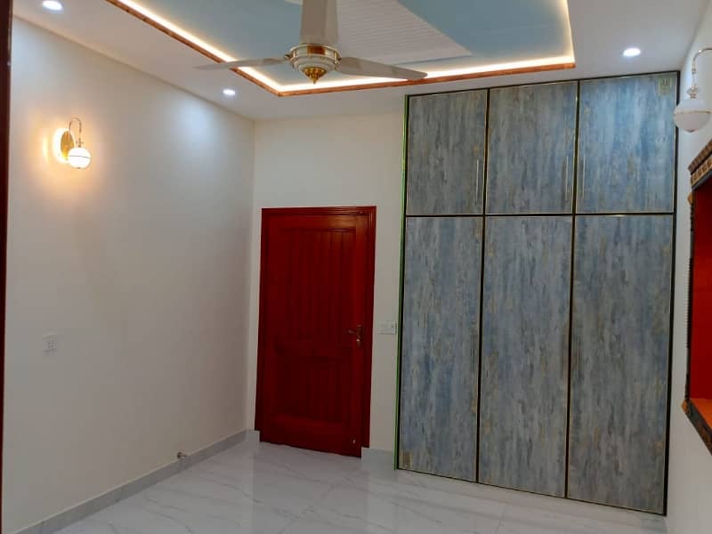 8 Marla House For sale In Eden Boulevard Housing Scheme Lahore 7