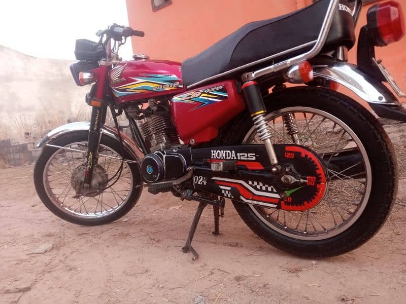 Honda 125 model 18 Punjab no location bhara kahu Islamabad 2