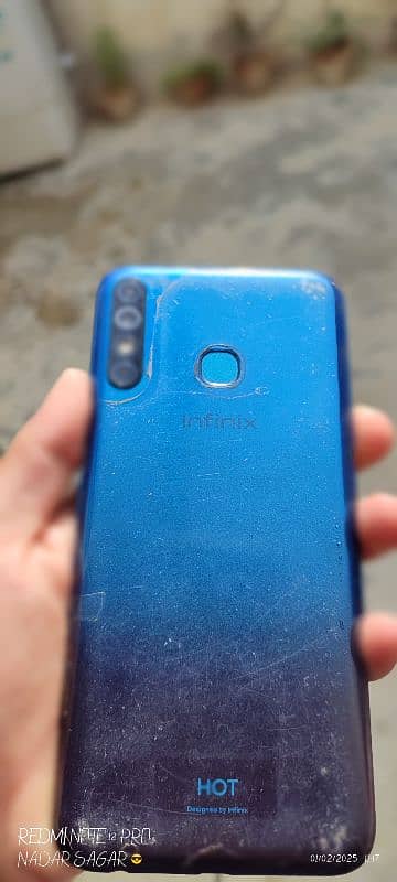 Infinix 4 64 glas thora tuta hua h 0