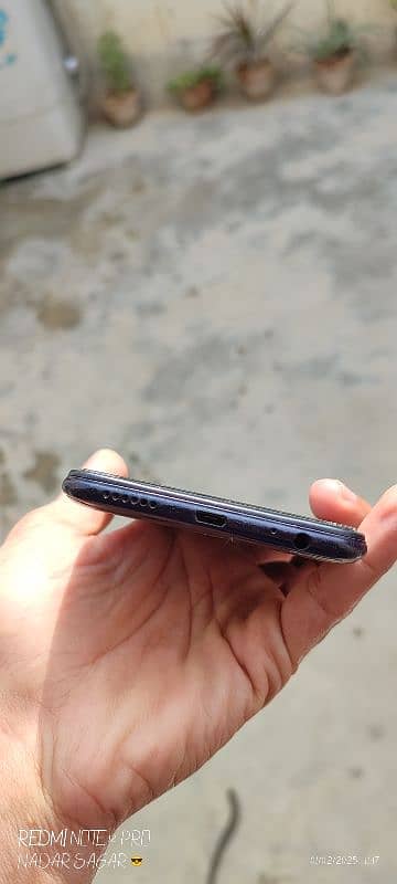 Infinix 4 64 glas thora tuta hua h 1