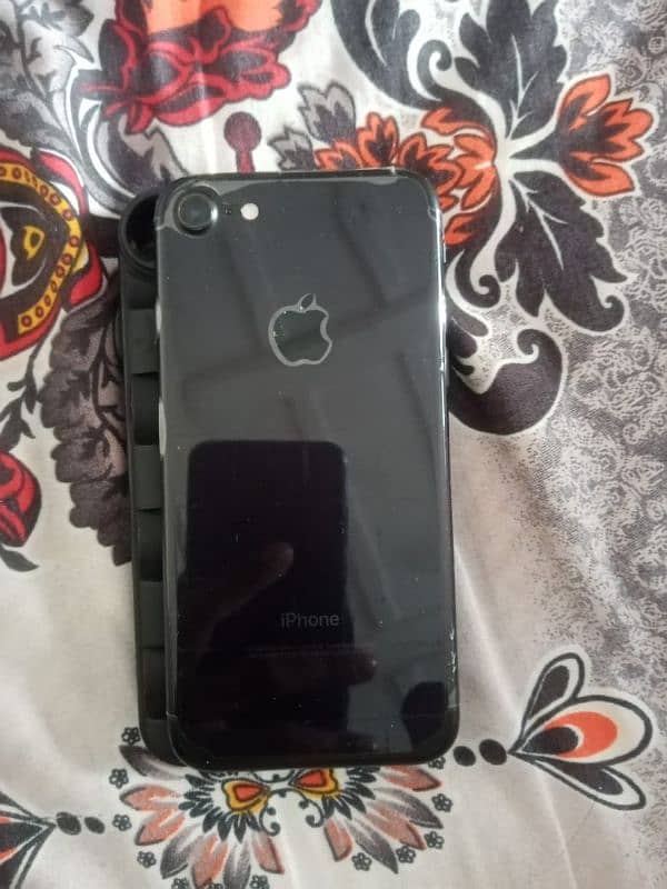 iPhone 7 128GB 0