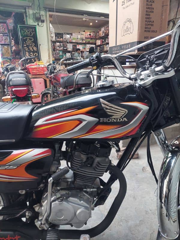 Honda 125 22 model Black colour 5