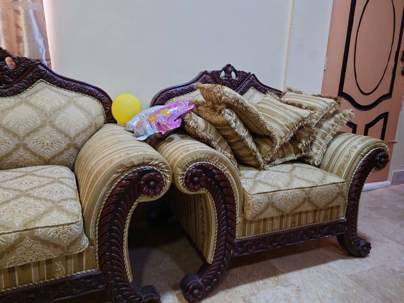 5 seater sofa set hai jo k keekar wood mai bana howa hai. . . . 2