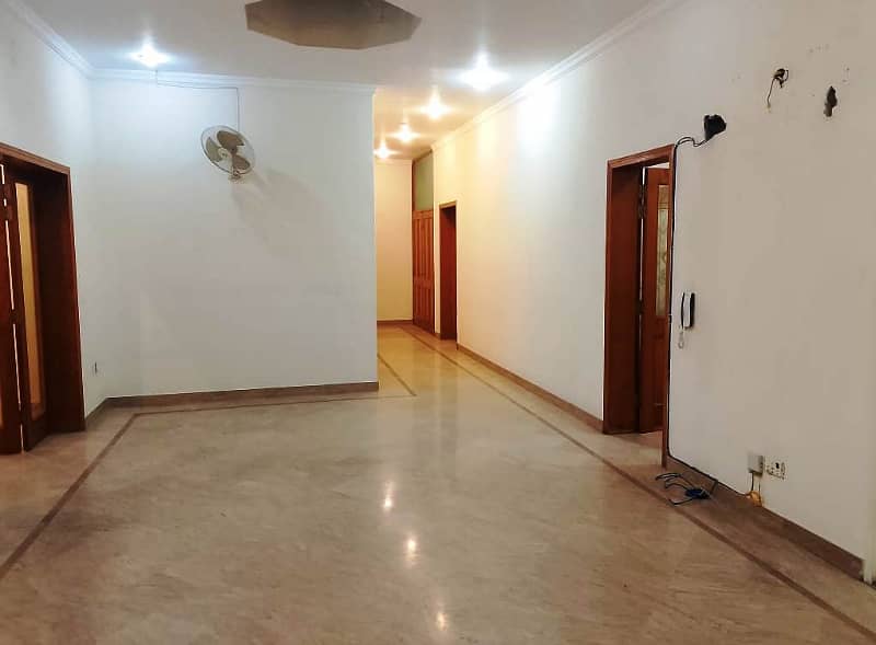 01 Kanal Separate Gate 2 Bed Rooms With Drawing Room Beautiful Upper Portion Available For Rent in DHA Phase 3 Block Z, Lahore Cantt 0