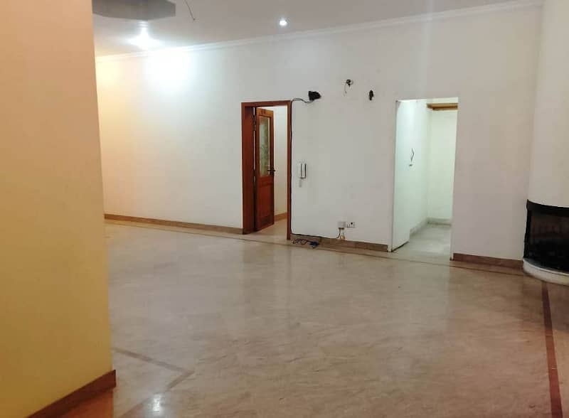 01 Kanal Separate Gate 2 Bed Rooms With Drawing Room Beautiful Upper Portion Available For Rent in DHA Phase 3 Block Z, Lahore Cantt 12