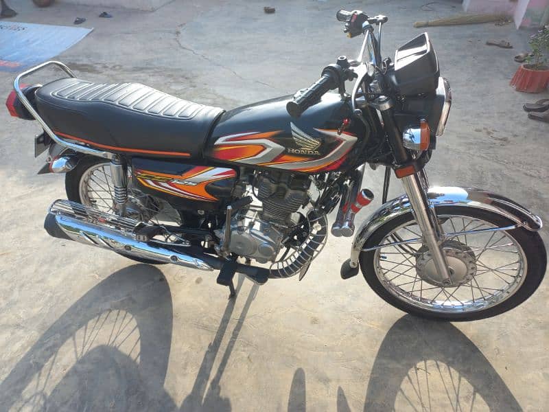 Honda 125 Lush condition.  22 model 3