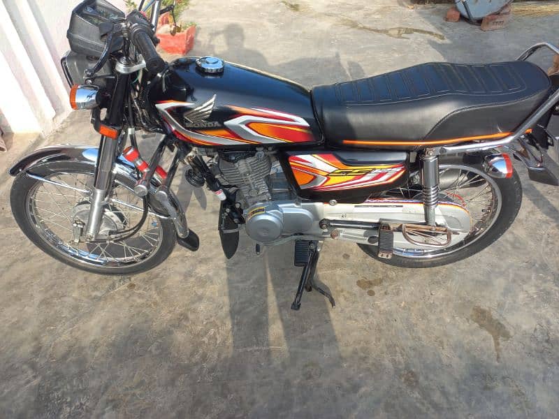 Honda 125 Lush condition.  22 model 16