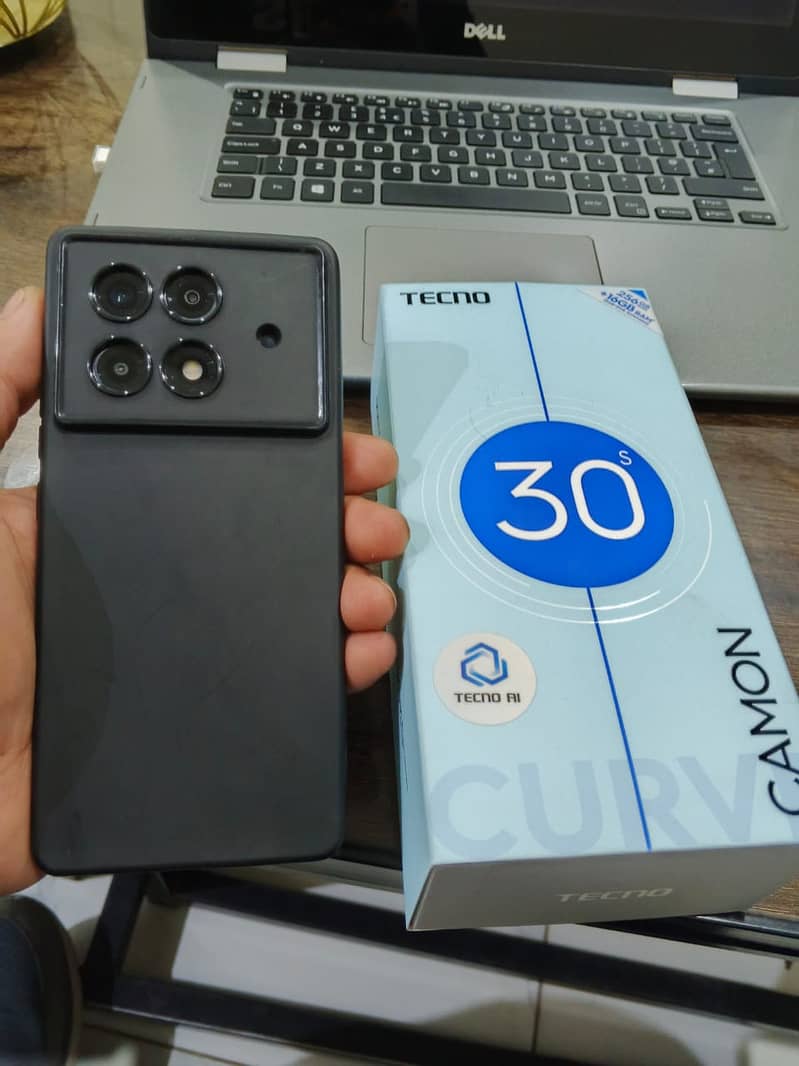 camon 30s 1