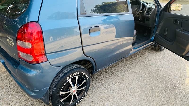 Family used well maintained Suzuki Alto 2011 1