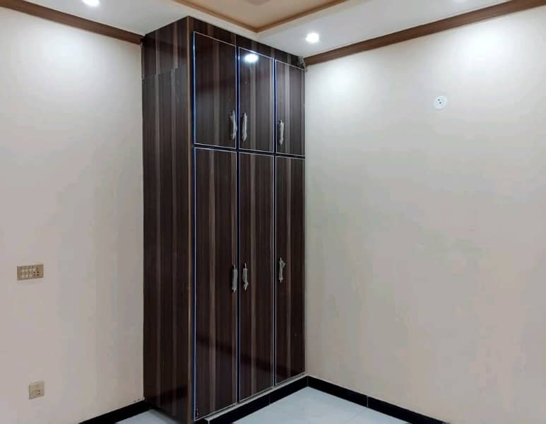 Lower Portion Of 5 Marla In Johar Town For rent 0