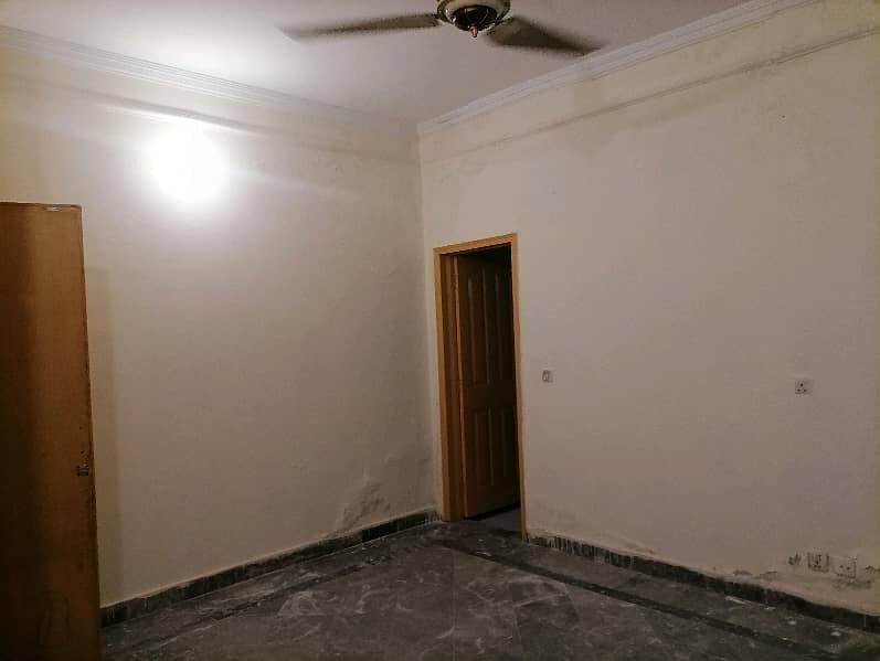 Upper Portion For rent In Beautiful Johar Town 1