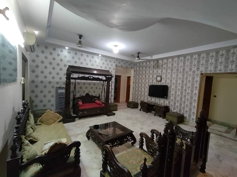 10 Marla corner House For Sale In umer Block Allama Iqbal town 4