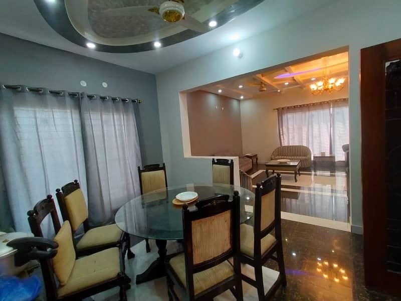 10 Marla Corner House For Sale In Allama Iqbal Town 1