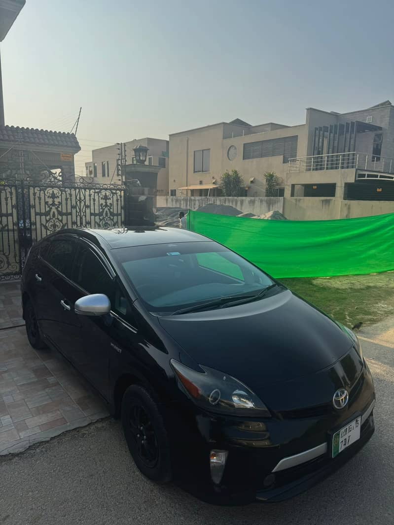 Toyota Prius S 1.8 2013 Model 6