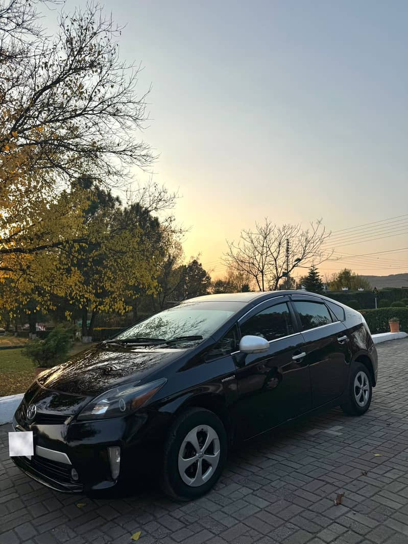 Toyota Prius S 1.8 2013 Model 7