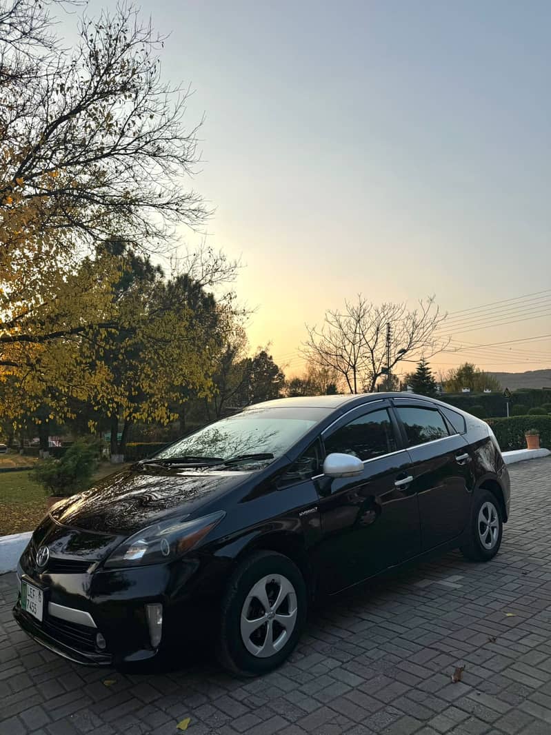 Toyota Prius S 1.8 2013 Model 9