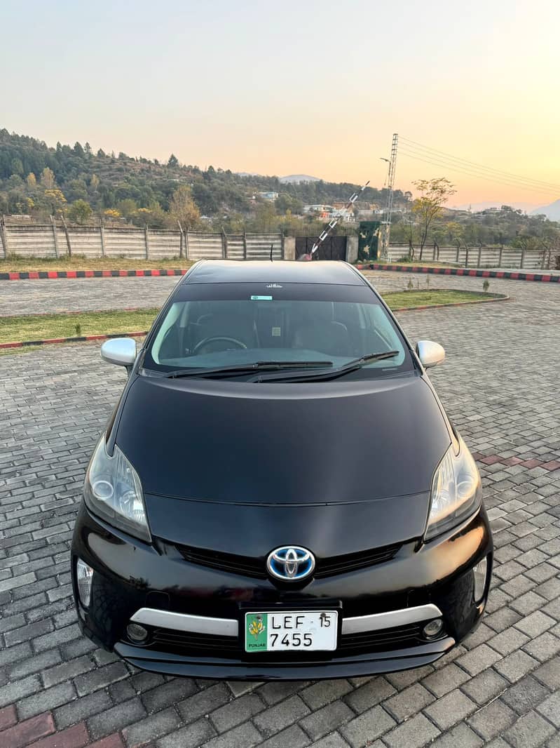 Toyota Prius S 1.8 2013 Model 10