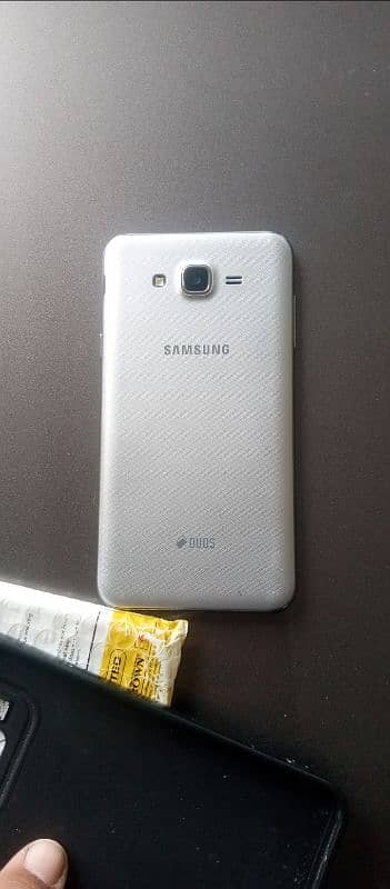 Samsung j7 core 1