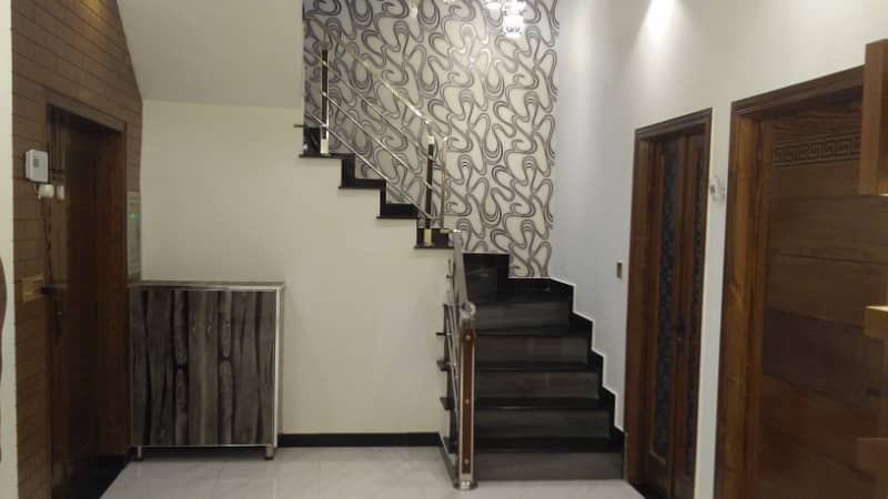 5 MARLA BRAND NEW HOUSE FOR SALE IN SECTOR D BAHRIA TOWN LAHORE 5