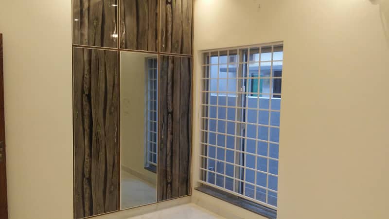 5 MARLA BRAND NEW HOUSE FOR SALE IN SECTOR D BAHRIA TOWN LAHORE 8