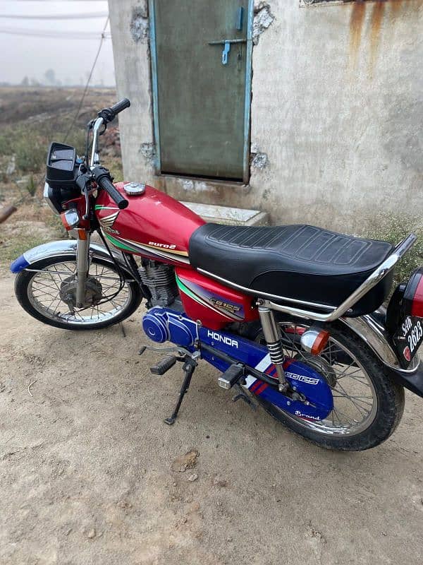 Honda 125 Sirf Intrusted log rabta kry 3