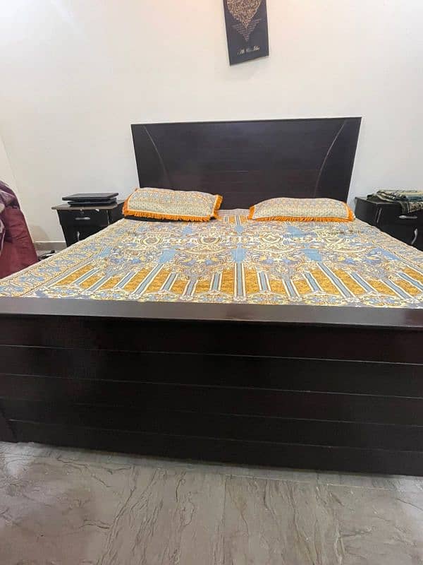 bed for sale with mattress and with side tables 4