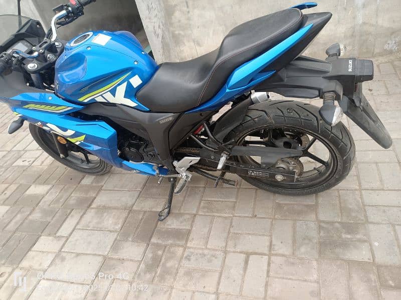 Suzuki Gixxer 150 blue color 6