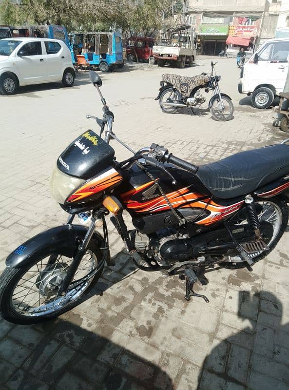 Honda pridor 100. cc . 2018 9