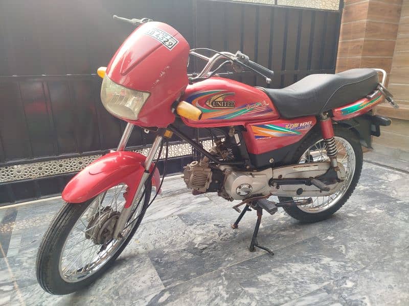 United 100 CC motorcycle in total genuine condition. 1