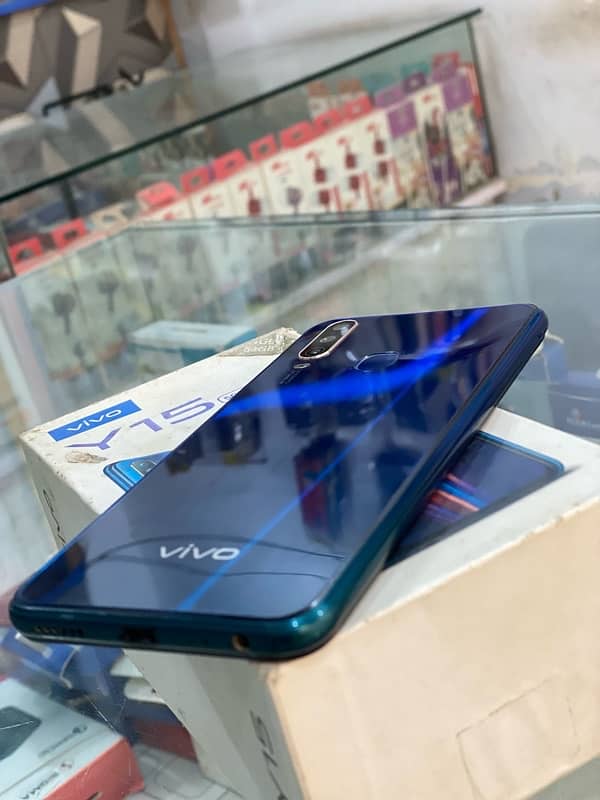 Vivo Y15 4