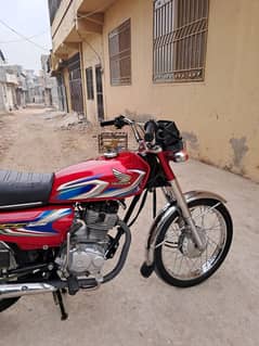 Honda 125 2022 model 10/08 19k driven