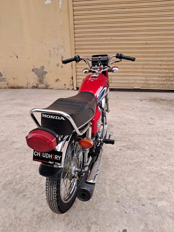 Honda 125 2022 model 10/08 19k driven 5