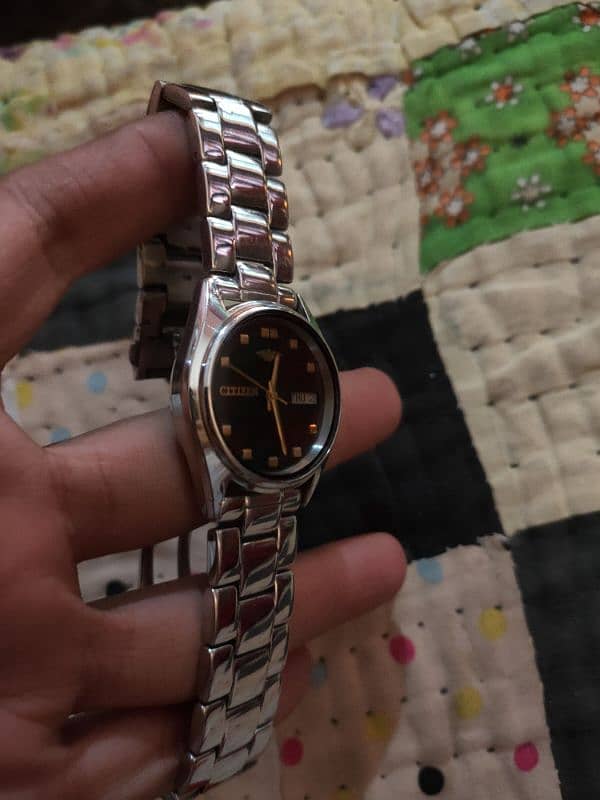 citizen full original watch bhot achi condition me he 2