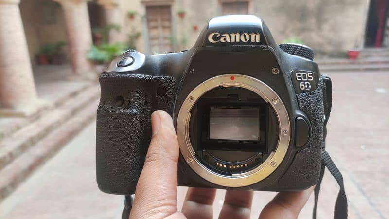 Canon 6D DSLR for Urgent Sale 9/10 5