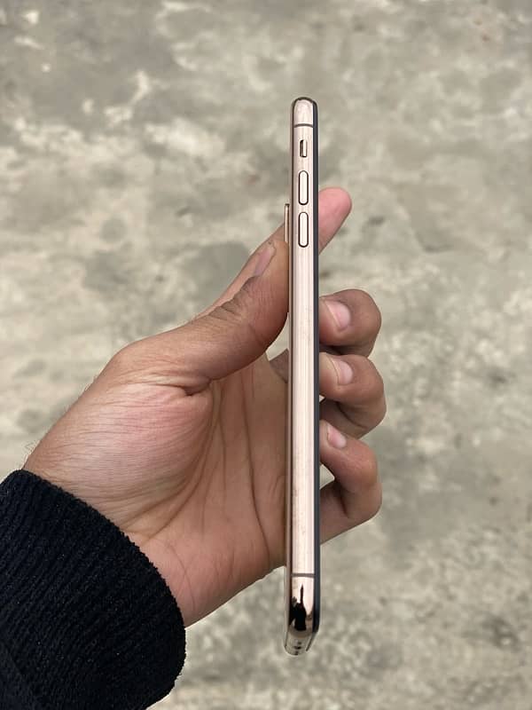 iPhone XS Max - 256Gb - Non PTA Approved Glitches - 100% Health 2