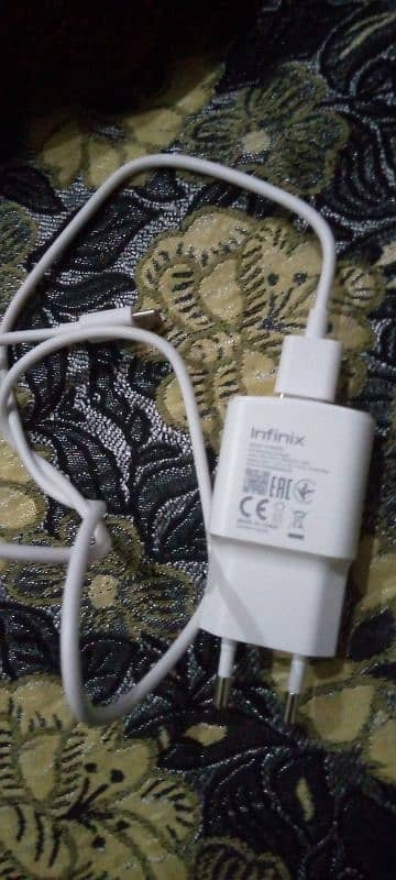 Infinix ka charger box se nikla ha 2