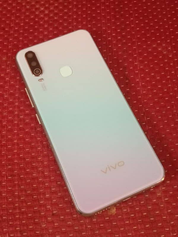 vivo y17.8/256gb pta approved 03476999167call/watsapp 3