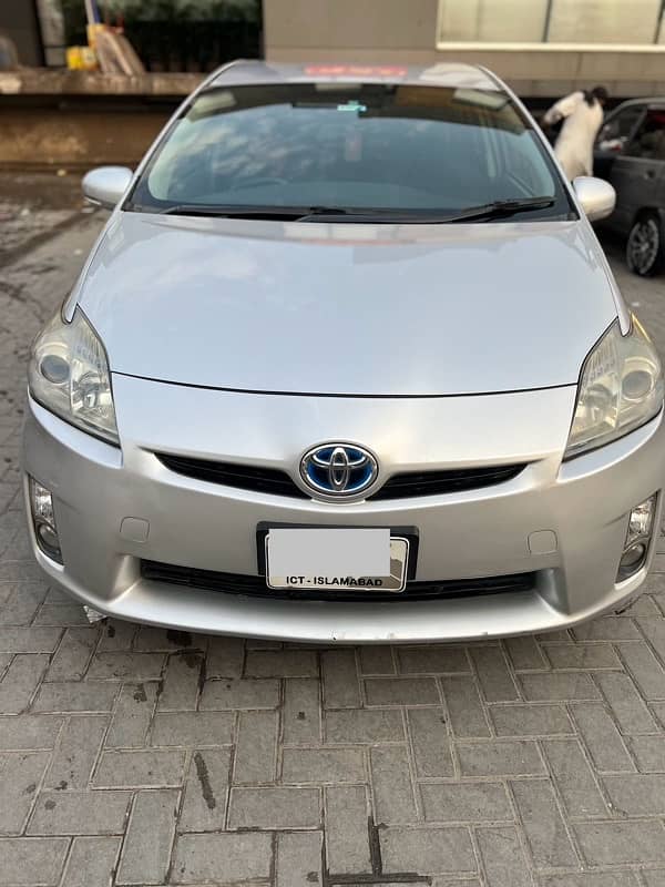 Toyota Prius 2011 1