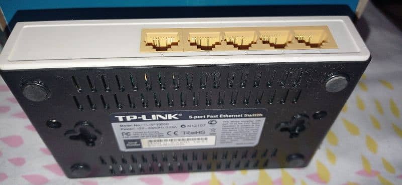 TP Link SF100 5D Switch Just like new used 1 month only 5