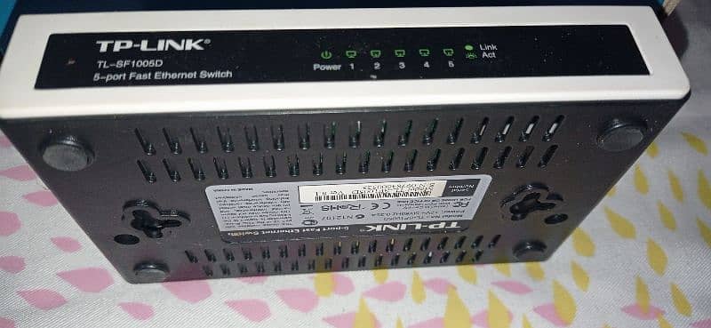 TP Link SF100 5D Switch Just like new used 1 month only 6