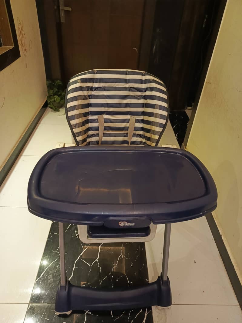 Beautiful high chair for your toddler. . . 4