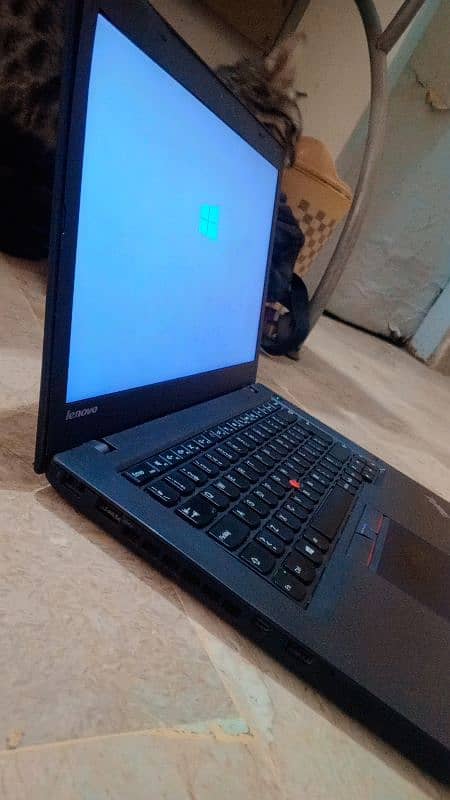 Lenovo Thinkpad t450 i5 5th gen 12 gb ram 500 gb hdd 3