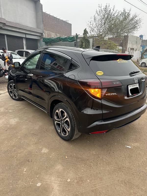 Honda Vezel 2017 1